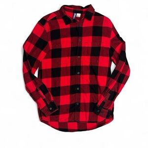 Men’s H&M black and red plaid flannel
size S